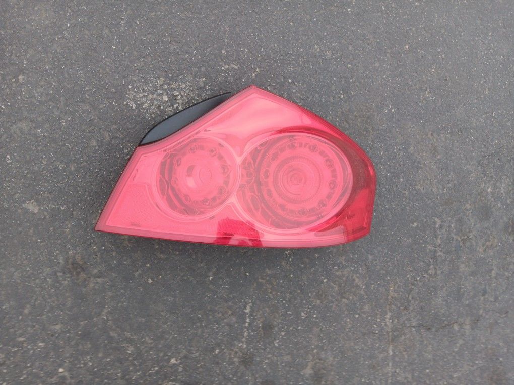 Infiniti G37 Taillight 