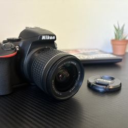 Nikon D3500 