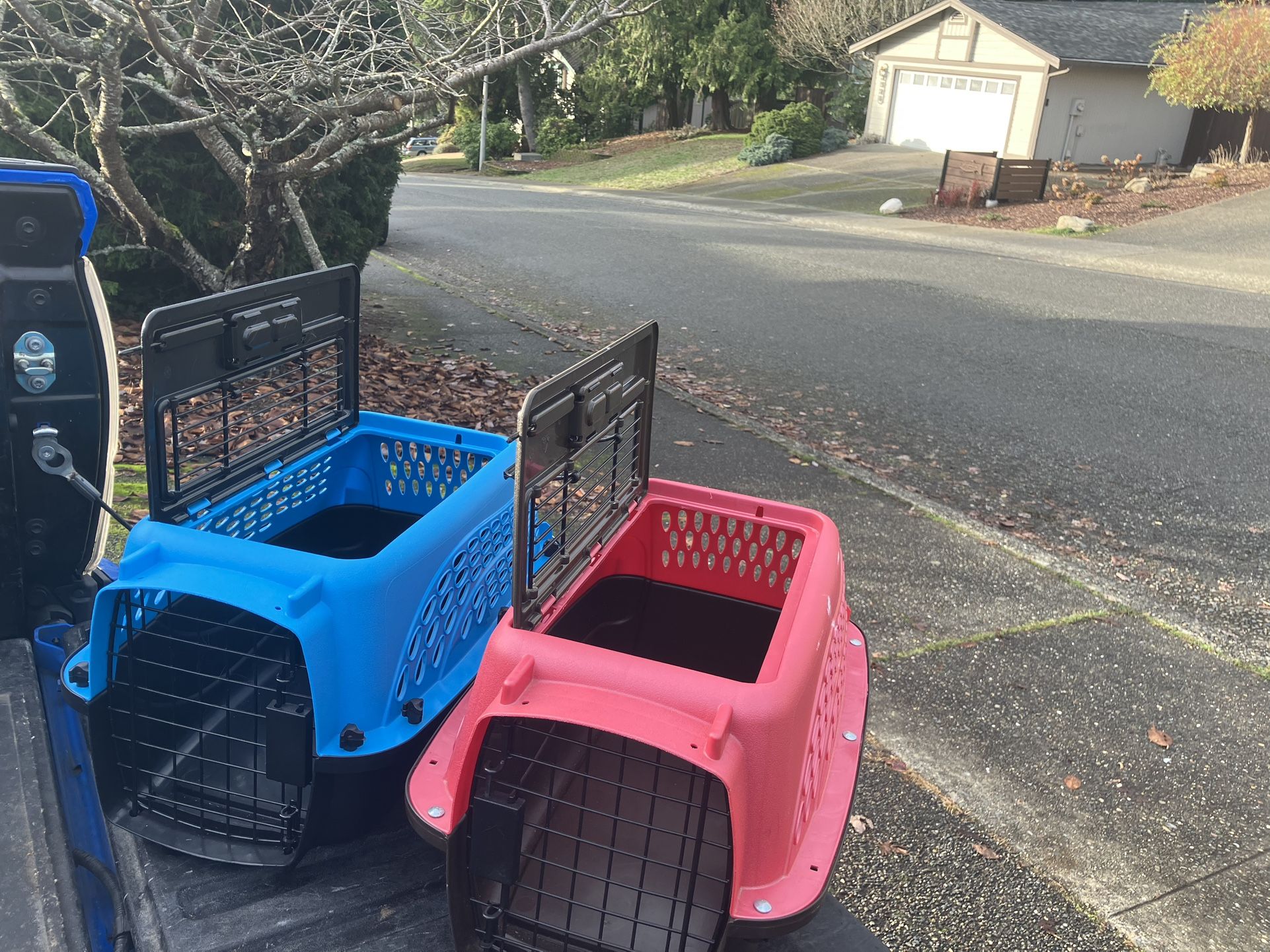 Small Dog Cat Rabbit Bunny Kennel Crate Carrier Like New 20” L by 10” W by 10” H $20 Each
