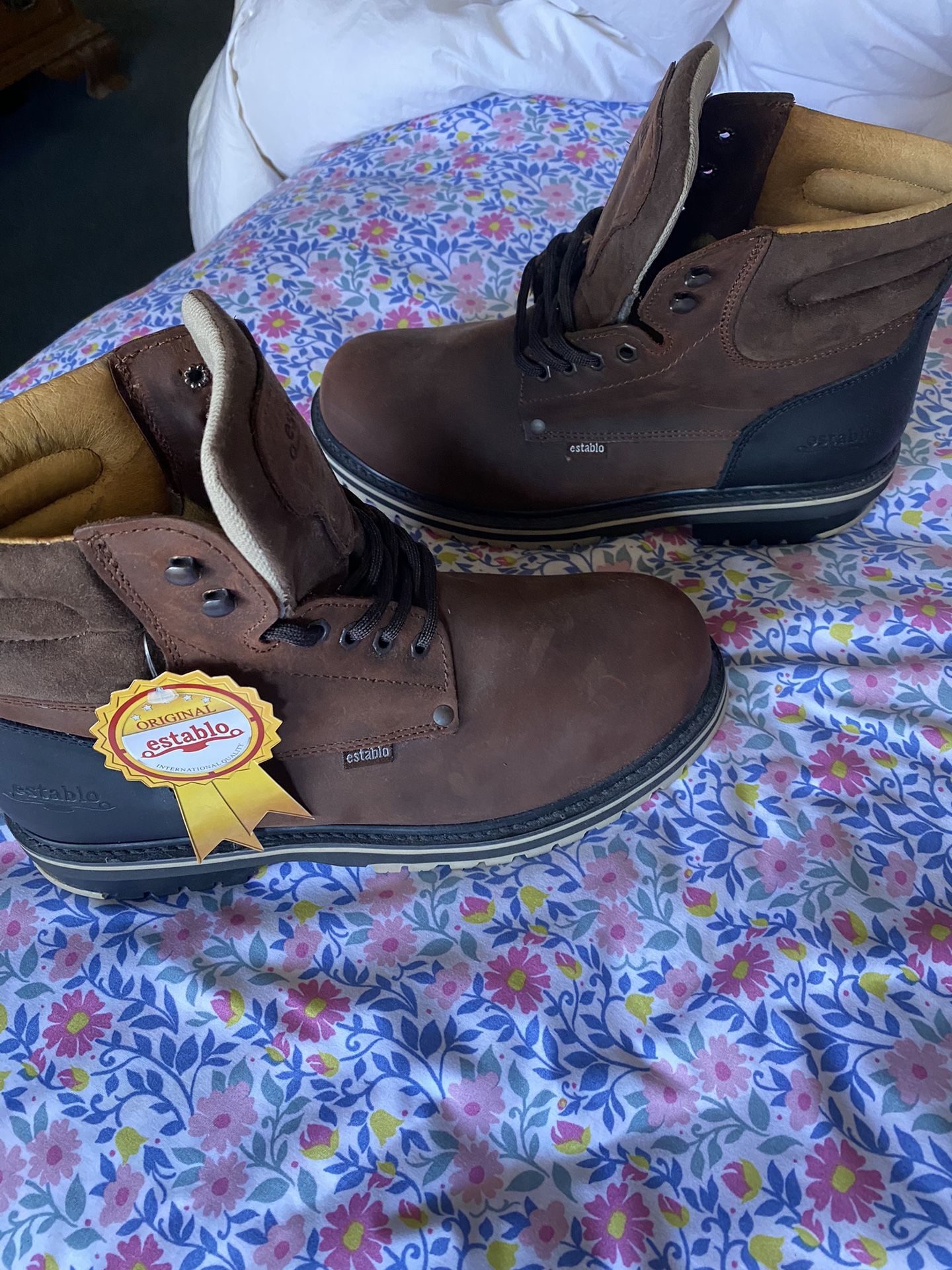 Man Work. Boots.