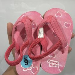 Oshkosh flip flops toddler size 6