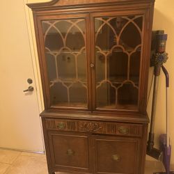 vintage china cabinet / hutch 