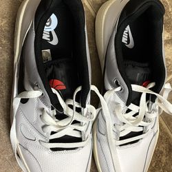 NEW , Men’s Size 9