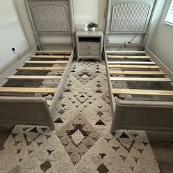 Twin Bed Set With Side Table