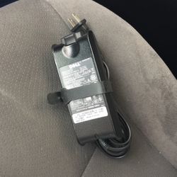 DELL 90W Ac-Adapter PA-1900-01D3 DP/N: U7809 Pre-owned