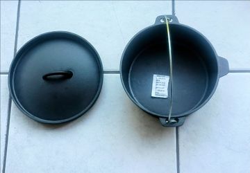 Cast Iron Dutch Oven with Lid