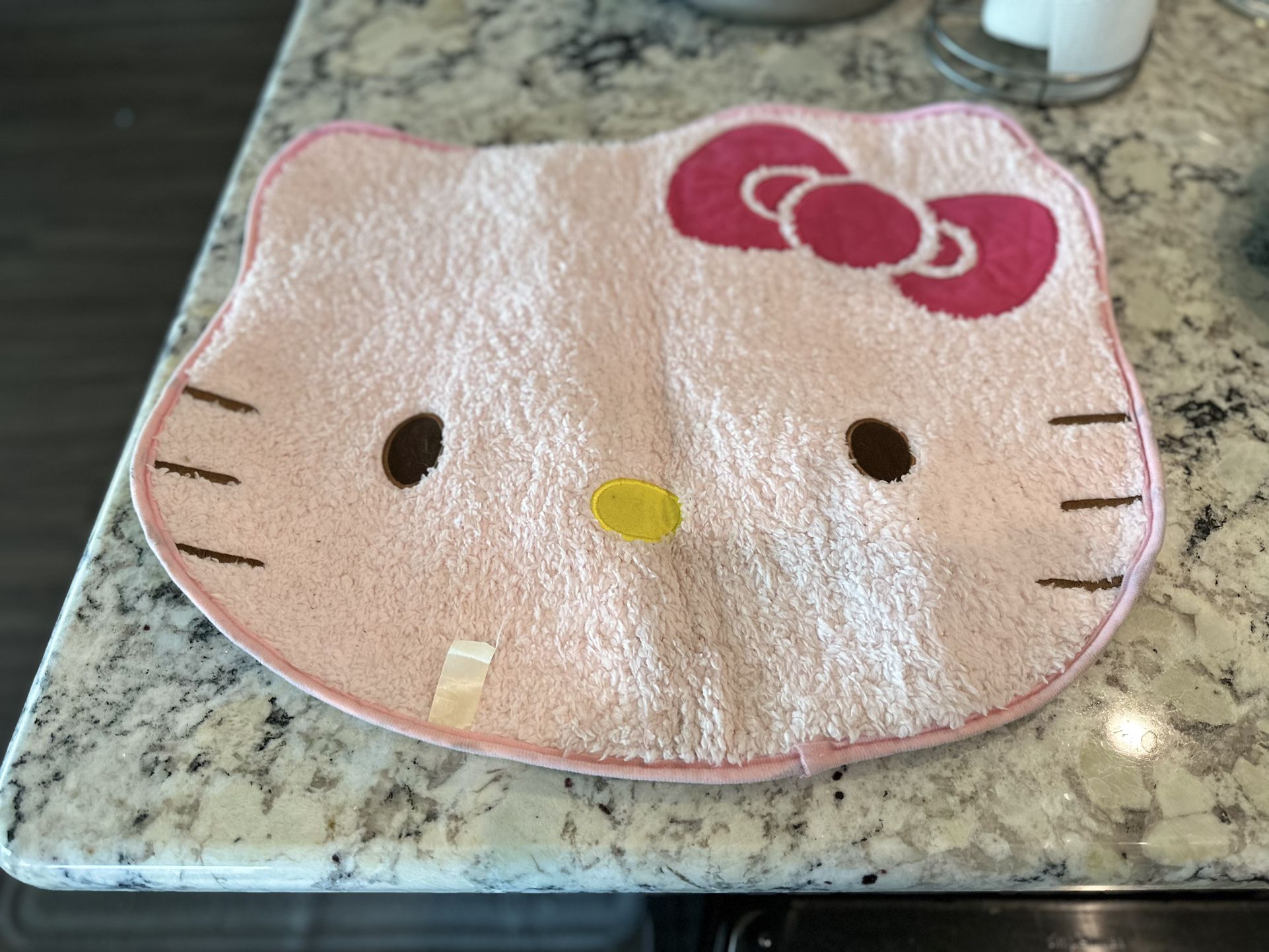 Never Used: Cute Hello Kitty Soft Rug, Best For Kids bedroom, Pink