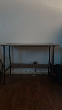 Desk /entry table