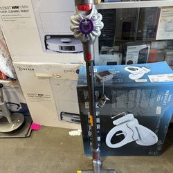 Dyson V8 Cordless Stick Vacuum 10" Cleaning Path Silver