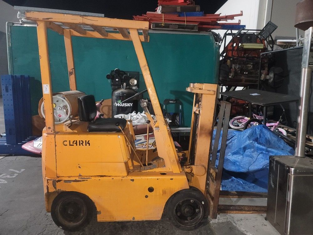 Clark Forklift 