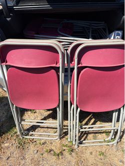 Set of 12 Resilient Folding Chairs. Read description 1st