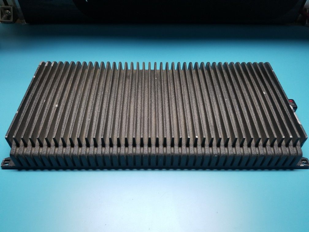 KICKER XS100 COMPETITION HIGH CURRENT CAR AMPLIFIER W/ZRX MODULE