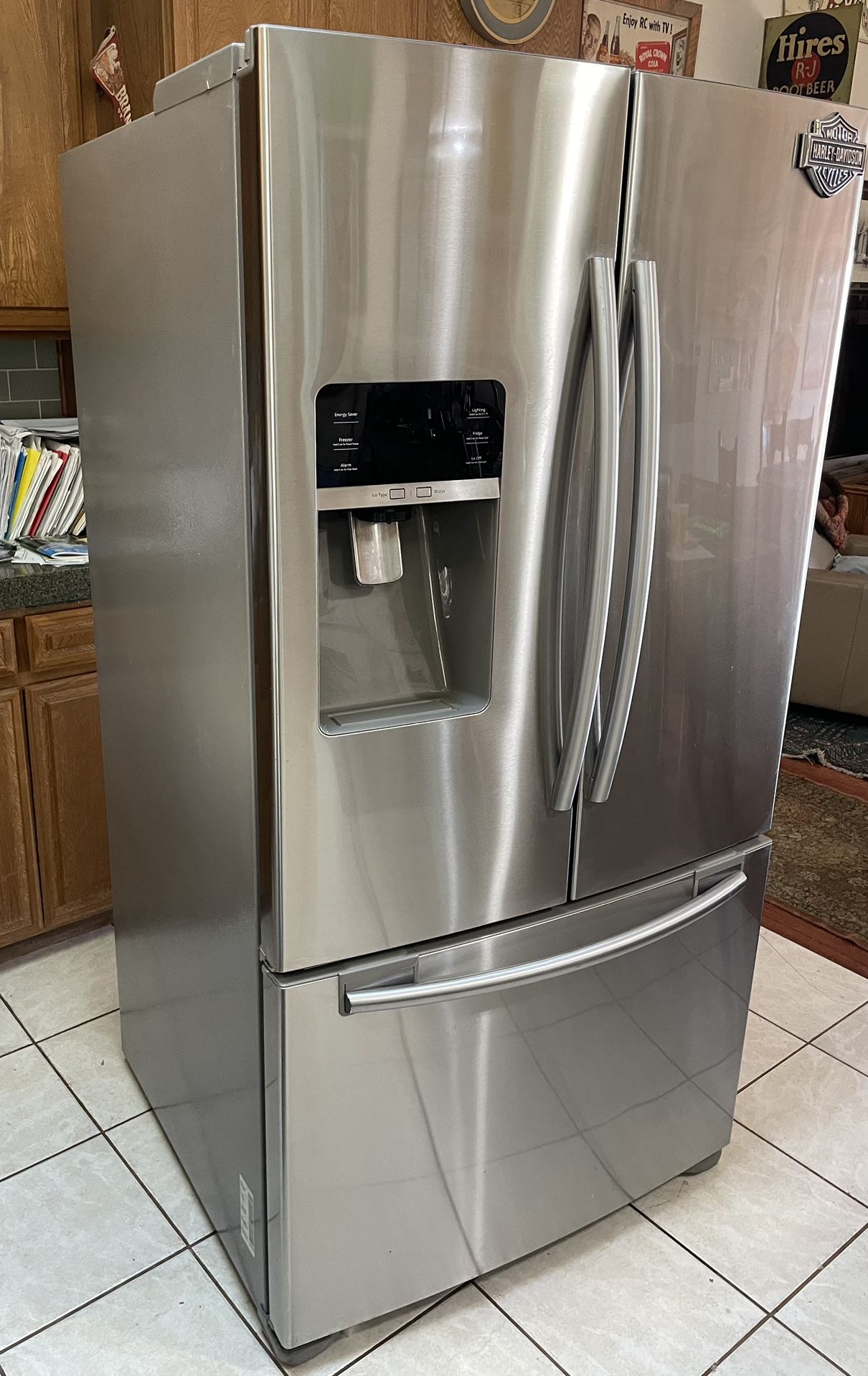 28.5’ French Door Refrigerator With 2 Ice Makers for Sale in Lakeside, CA OfferUp