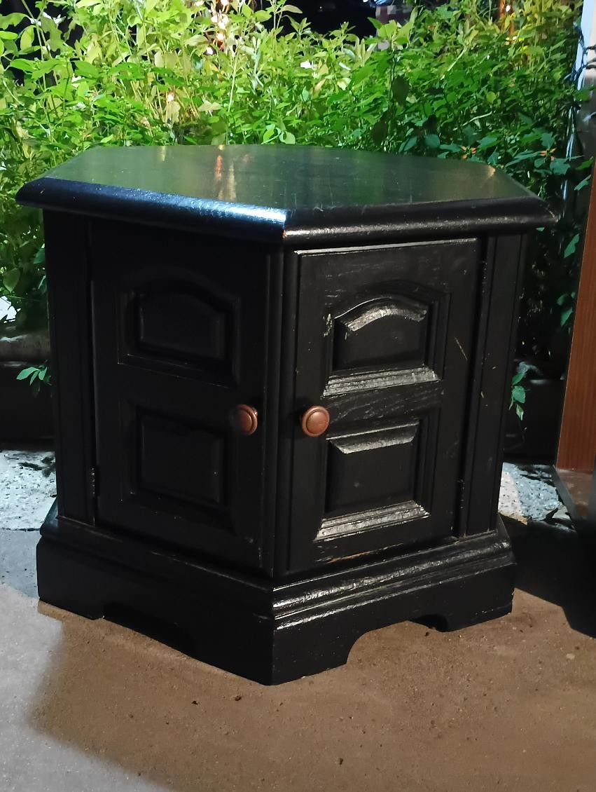 Hexagon Corner/End Table