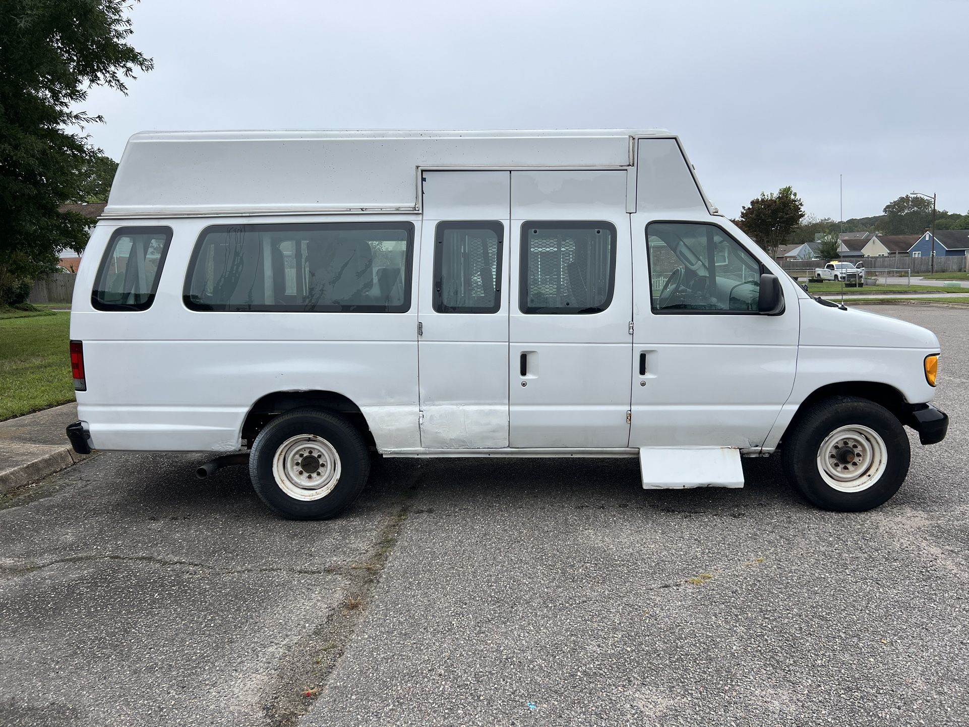 2007 Ford E-350