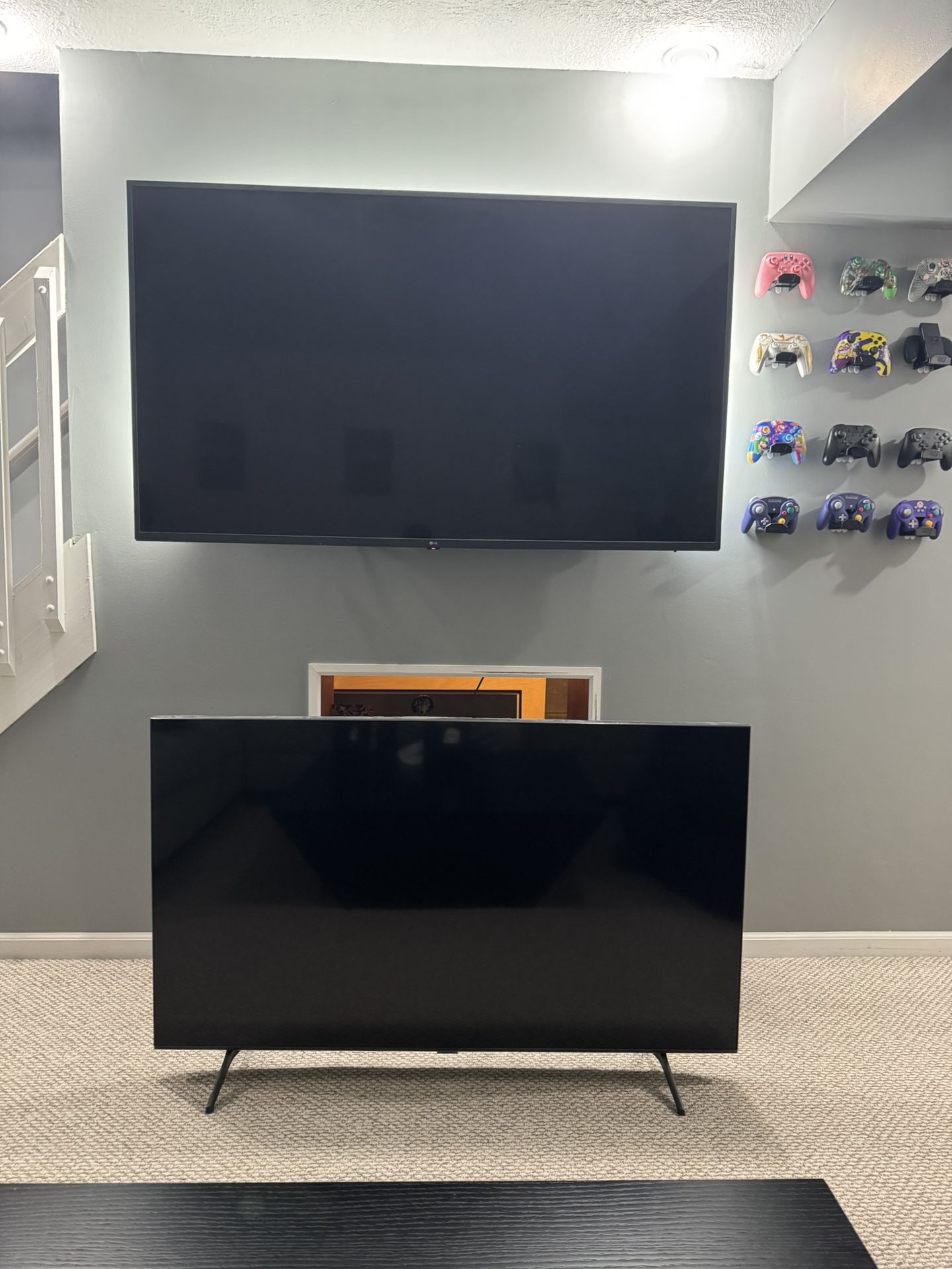 Like New Smart TV and Sound Bar 