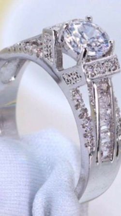 GORGEOUS STERLING SILVER STAMPED 925 WITH BAGETS CUBIC ZIRCONIA LADIES RING SIZE 7,8,9