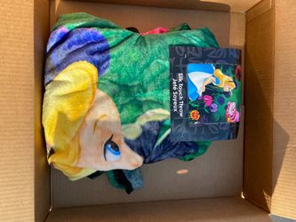 Alice in Wonderland Chesire Cat throw