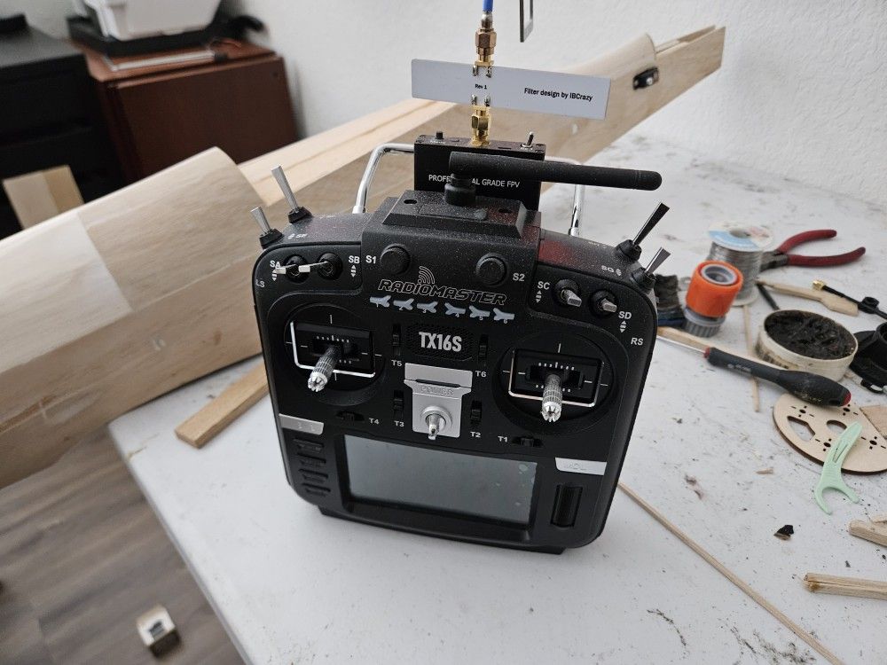 RADIOMASTER TX16S WITH DRAGON LINK 433MHZ/1W RX