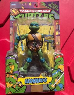 Playmates Teenage Mutant Ninja Turtles Classics Series Leonardo Action Figure