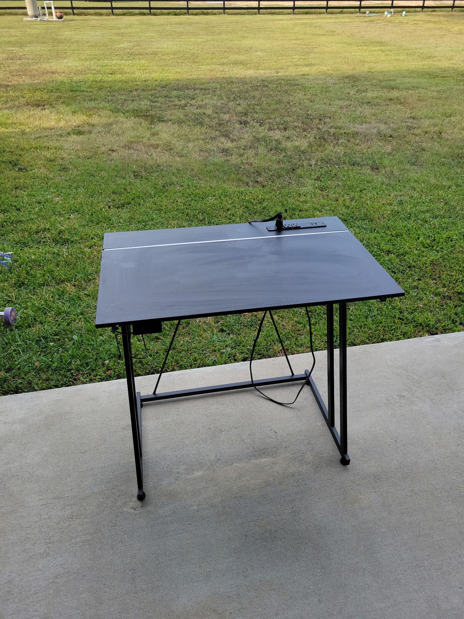 Table/desk/gaming table 