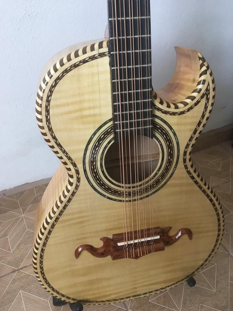 Bajo guinto profesional