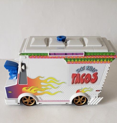 Dreamworks Movie Turbo Dos Bros Taco Turbo Racers Deluxe Playset