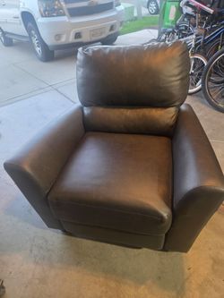 FAUX LEATHER RECLINER CHAIR EXCELLENT CONDITION!
