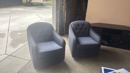 Pair of blue swivel club chairs- Flexsteel