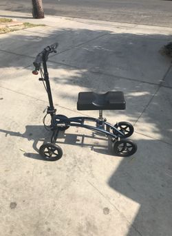 NOVA Knee Cruiser