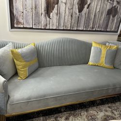 Gray Sofa Wirh 4 Cushion