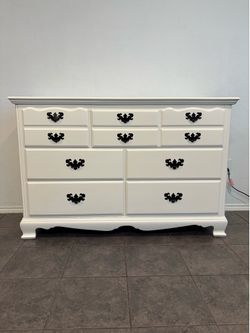 Dresser