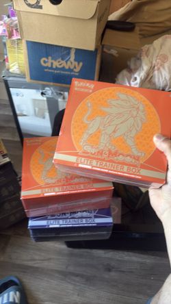 Pokemon base set sun & moon elite trainer box