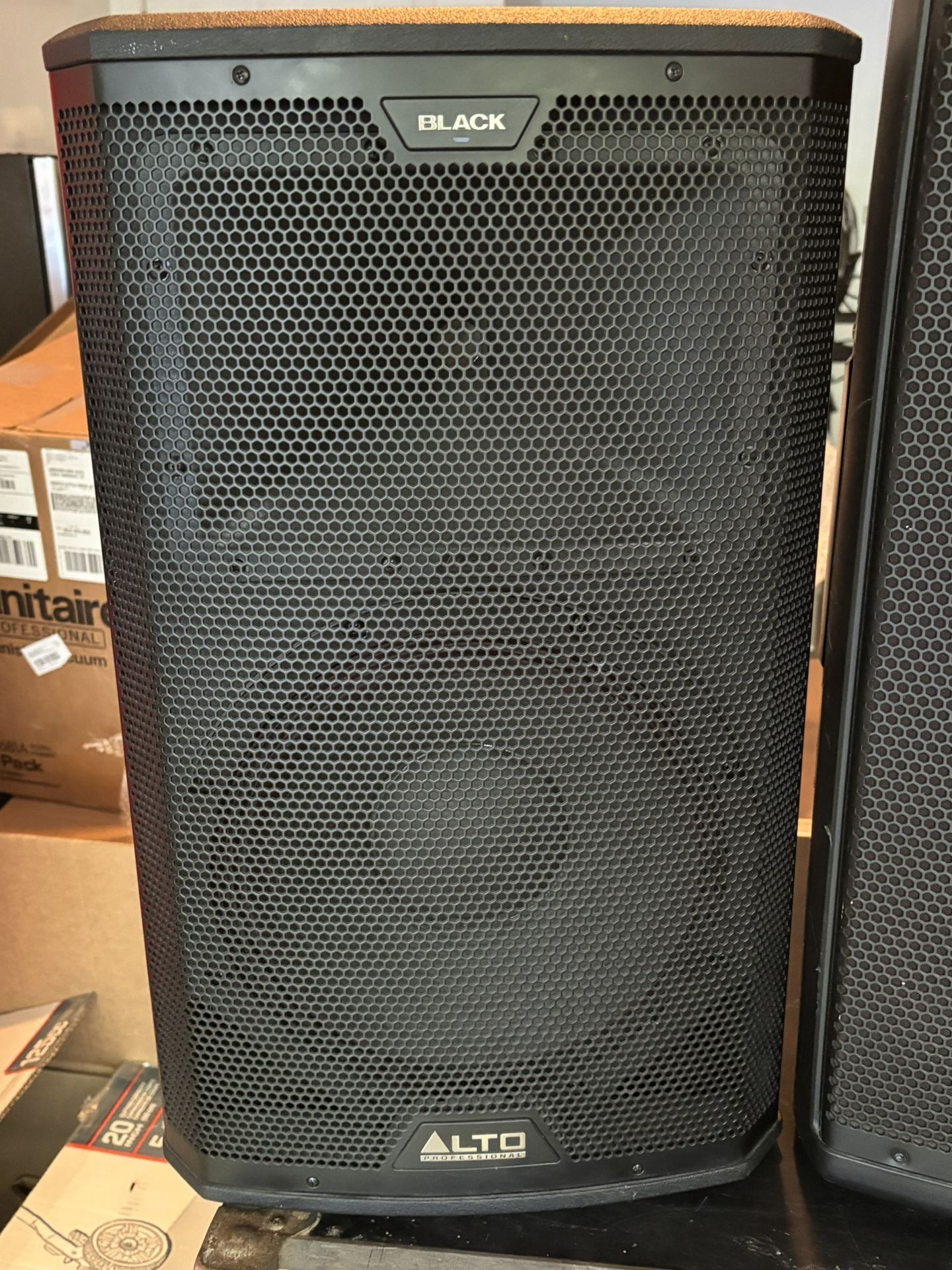 1,200 Watt Alto Powered P/A Loud Speaker