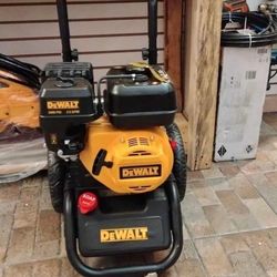 DeWalt 3400 Psi Pressure Washer $399