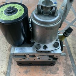 2004-2009 TOYOTA PRIUS ABS MODULE 122XXX milles
