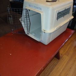 Small Pet Carrier  Older Model But Good