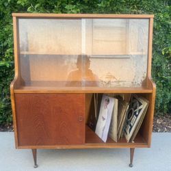 1960's Mid Century Modern Teak Bookcase/Display Cabinet