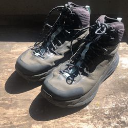 Hoka One One KAHA 2 GTX Women’s Gray Black Hiking Boots Size 9.5