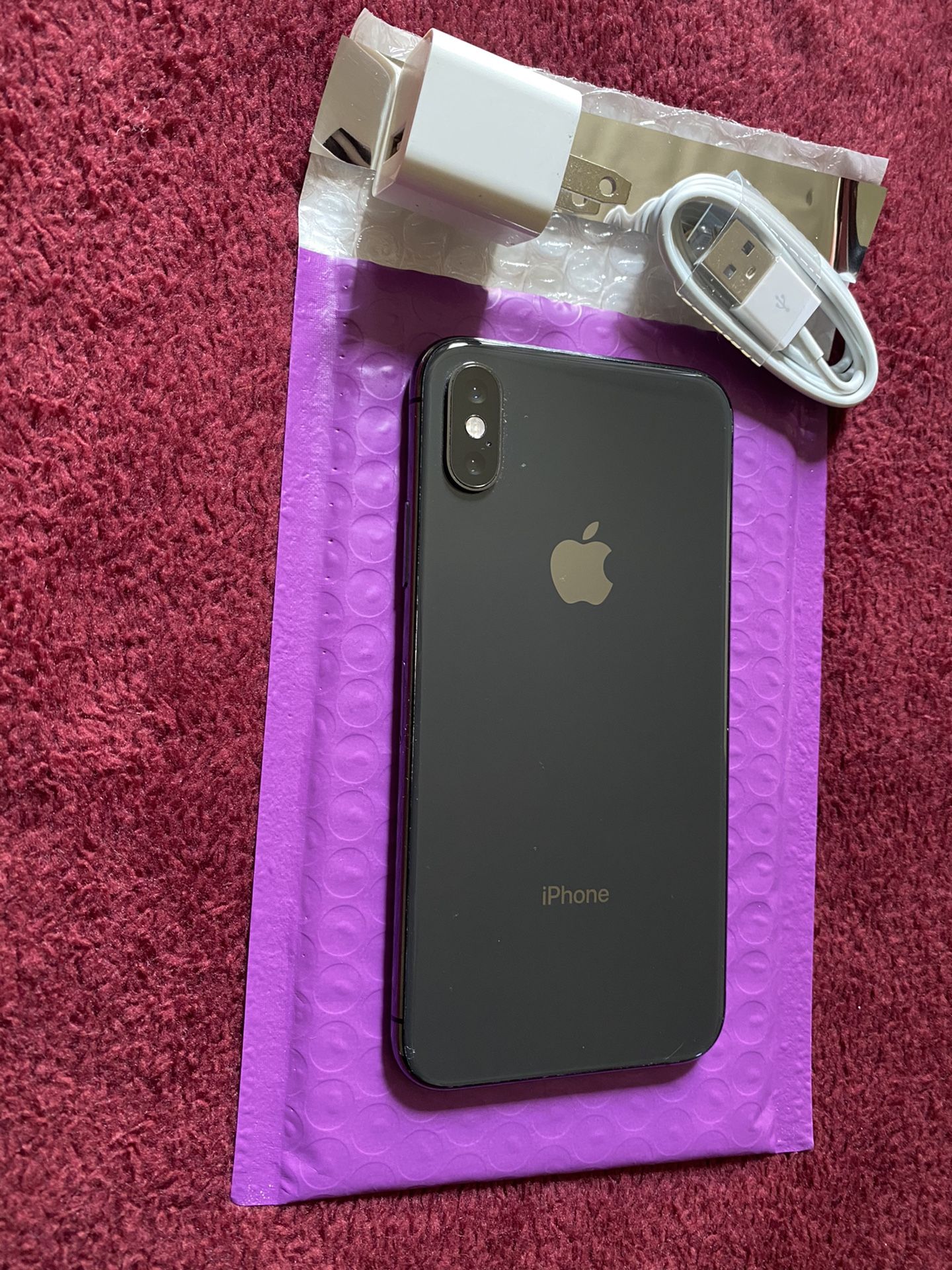 Unlocked iPhone XS 64gb
