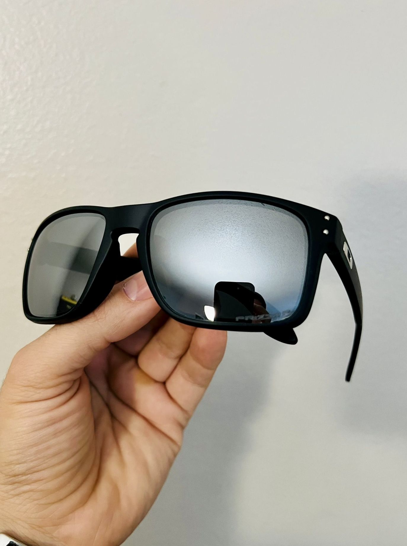 NEW Polarized Oakley Holbrook With Original Packaging