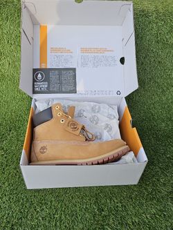 Women's Classic Tiberland Brand New 9½