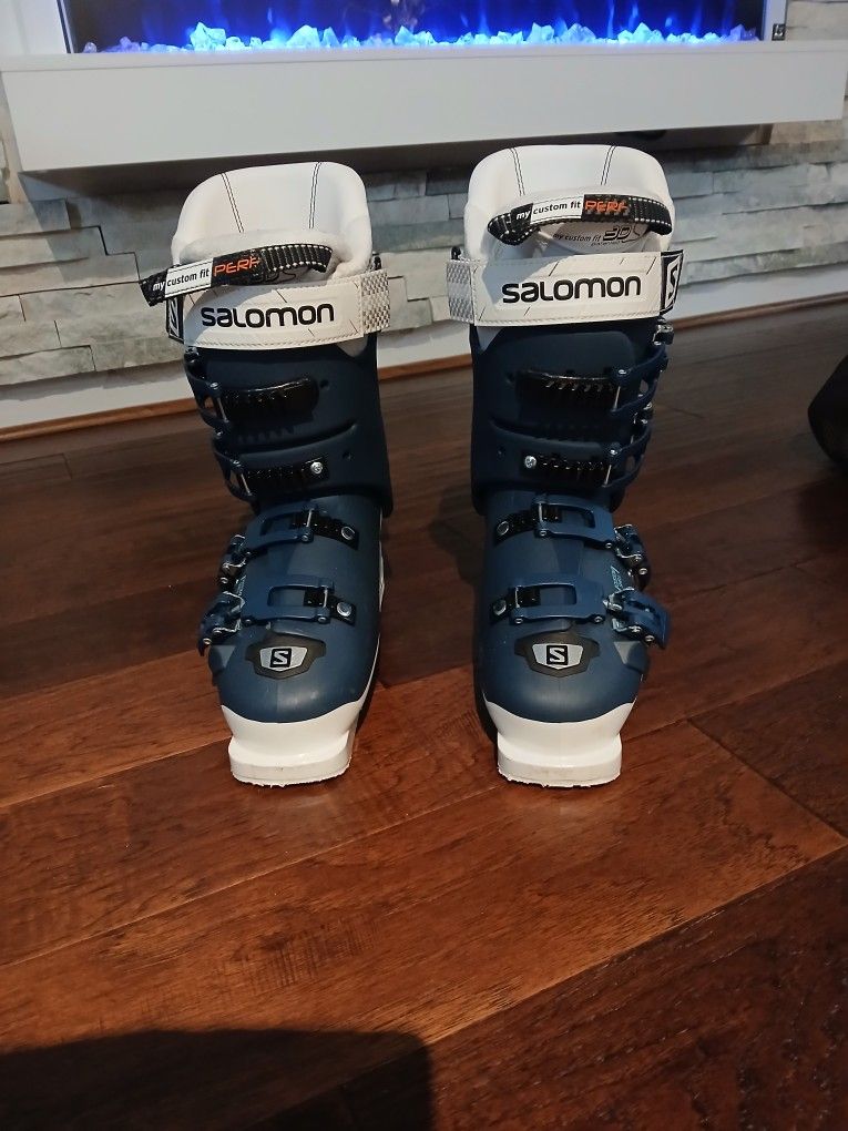 Women's Salomon Ski Boots