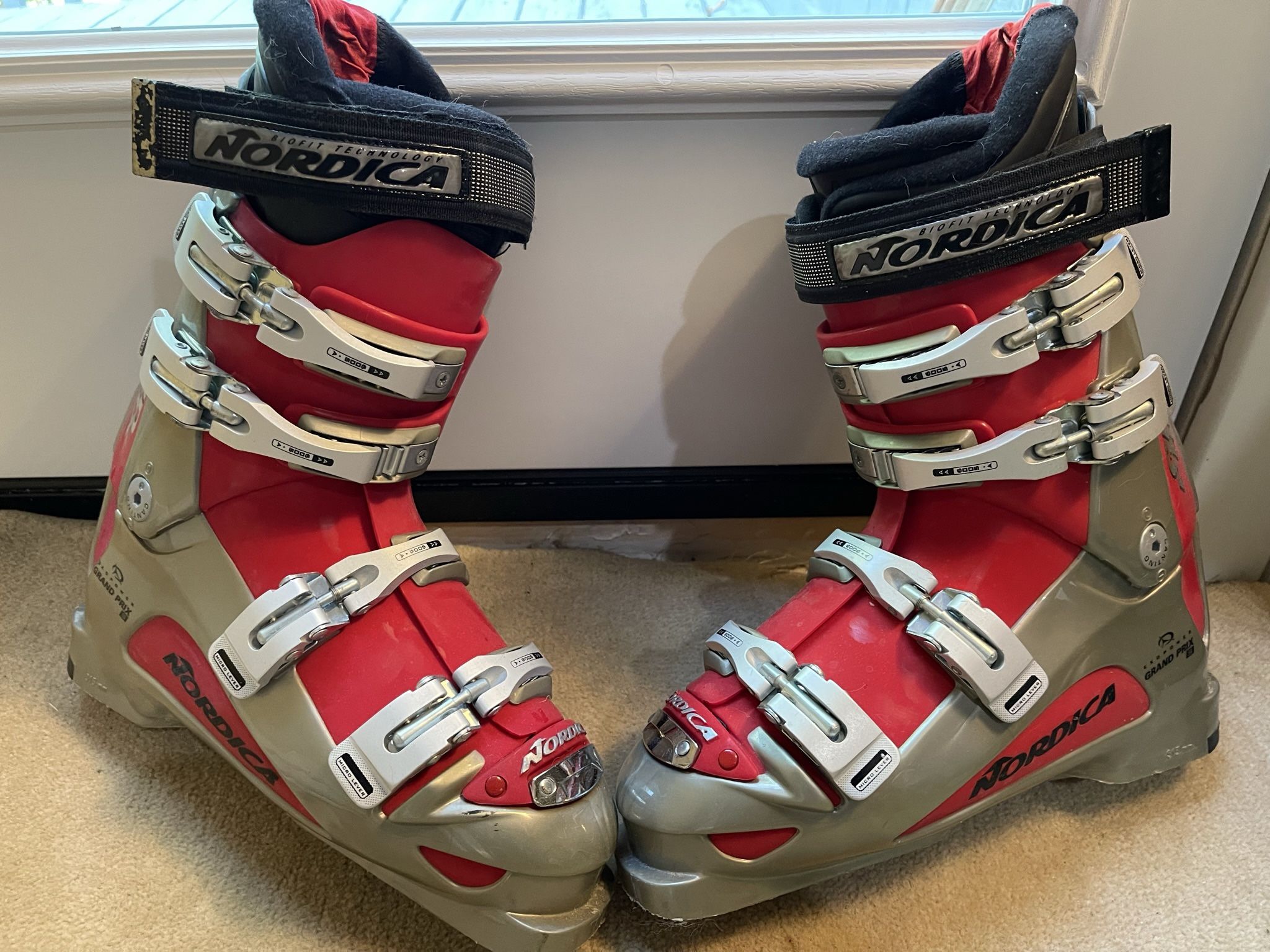 Nordica Snow Skiing Boots- Grand Prix Size 315cc