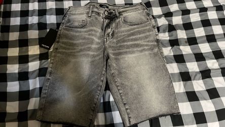 TRUE RELIGION short Raw Hem