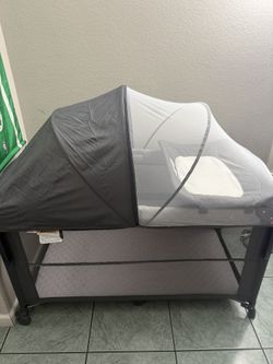4 In 1 Baby Crib.