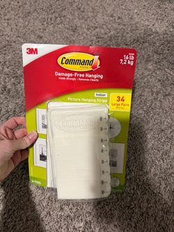 Command damage free hang  (58 strips )