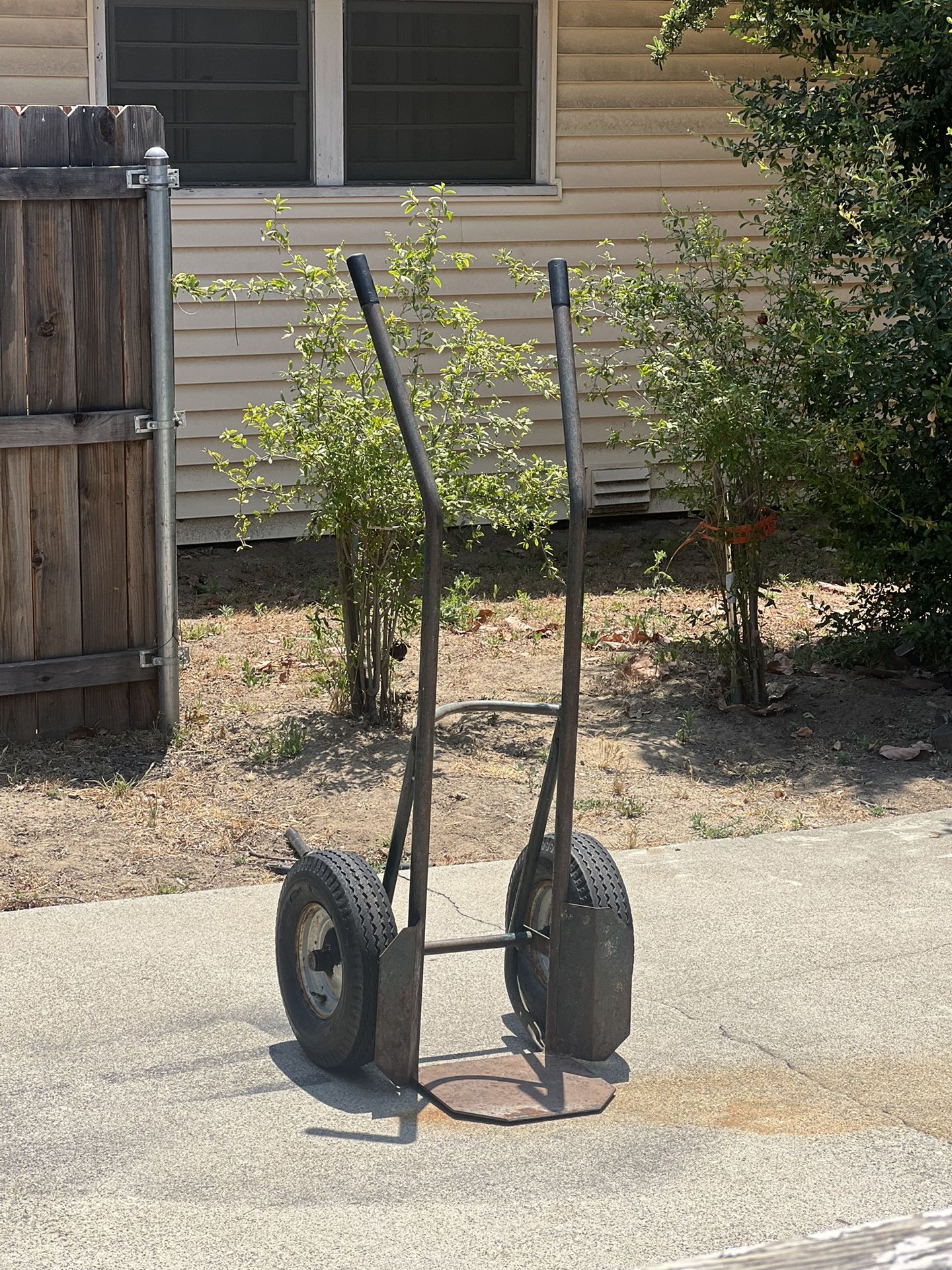 dolly hand truck
