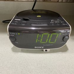 SONY DREAM MACHINE FM/AM CD CLOCK RADIO ICF -CD815