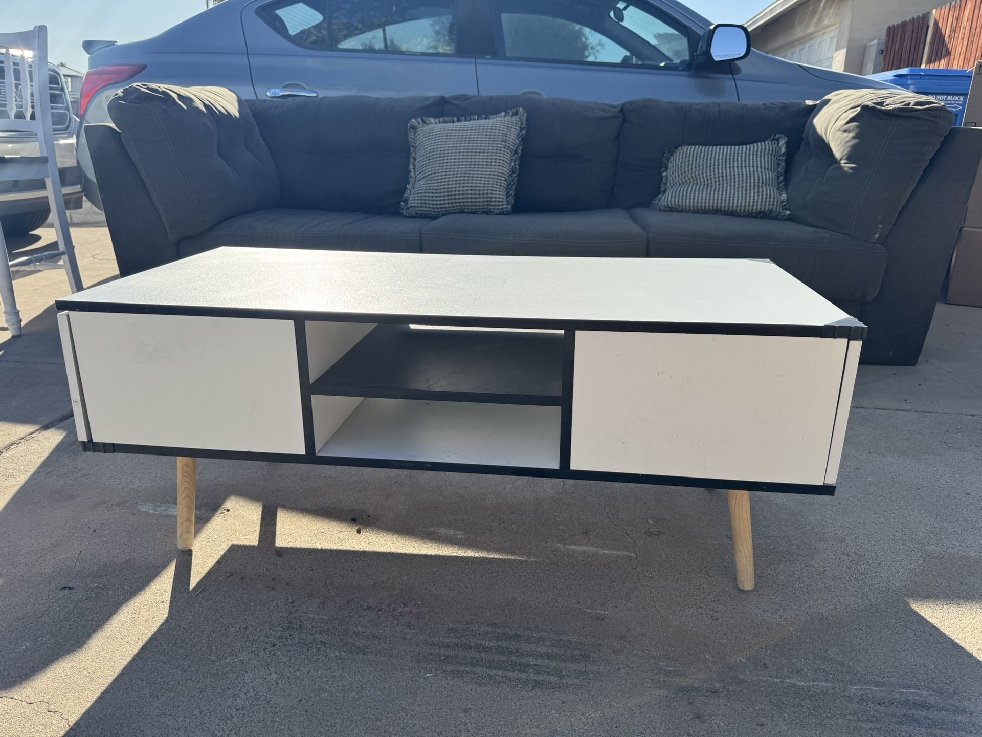Center Table/ Entertainment Table